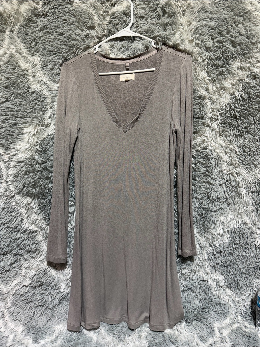 Lou & Grey Heather Gray V-Neck Long Sleeve Knit nightgown